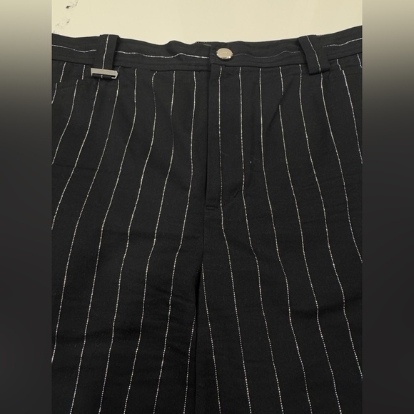 Lauren Ralph Lauren Active Black with Silver Pinstripe Shorts – Size 12 EUC - Picture 2 of 14